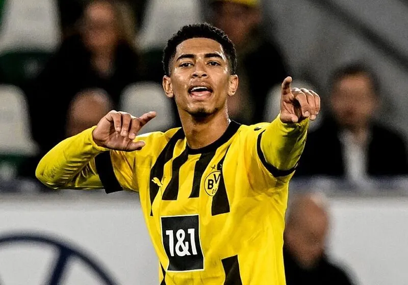 Bellingham trở thành trụ cột của Dortmund khi mới hơn 17 tuổi.