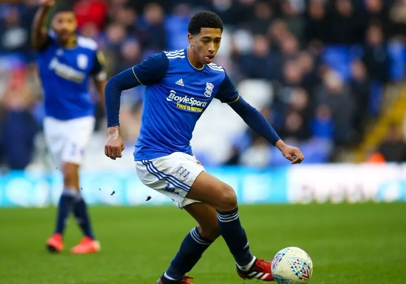 Bellingham thi đấu cho đội một Birmingham City khi còn rất trẻ.